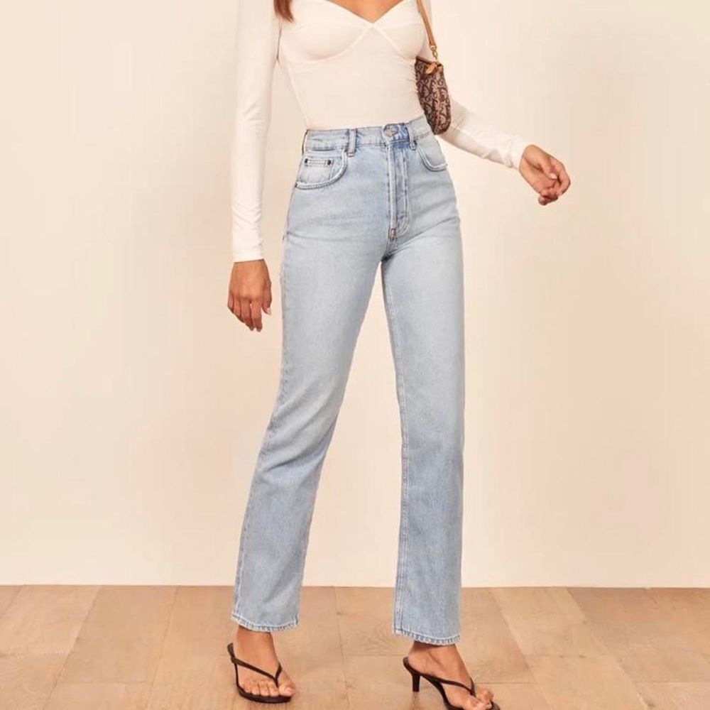 Abercrombie & Fitch Ankle Straight Ultra High Rise Jean Light Wash Distressed 32